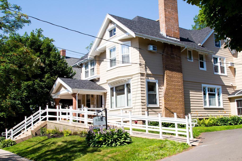 The Sonata Inn Charlottetown Exterior photo